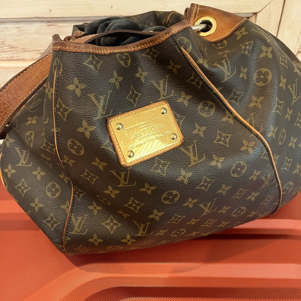 Louis Vuitton Galleria GM Monogram